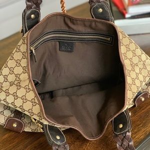 Gucci Bags - AUTHENTIC Gucci Hobo Handbag Gucci Bags - AUTHENTIC Gucci Hobo Handbag